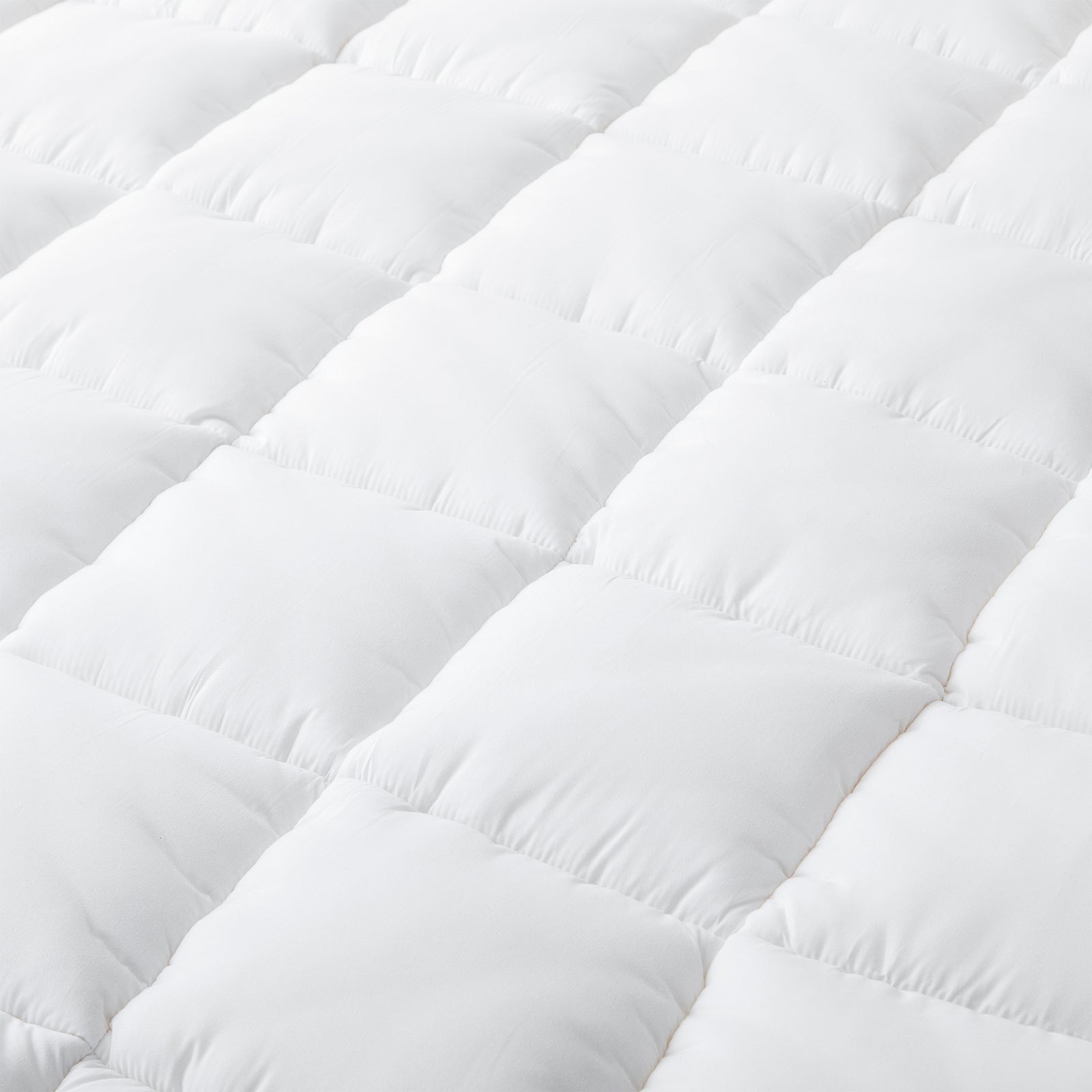 Hypoallergenic, Antibacterial w/ 100% Microfiber filling Mattress Topper - QUEEN Chez Guru